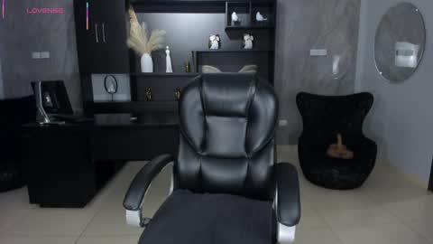 ALESSA ROMERO  online show from April 19, 6:10 pm