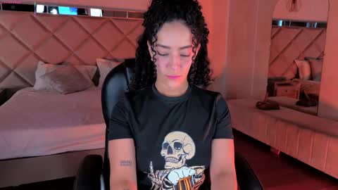 ALESSA ROMERO  online show from June 5, 8:14 pm