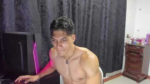 alessio Vale online show from April 2, 12:40 am