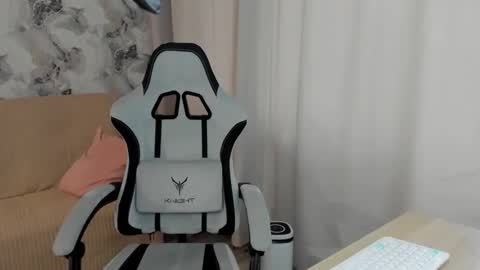 Aletta Oushen online show from September 29, 10:47 am