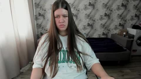 Aletta Oushen online show from April 24, 7:43 am