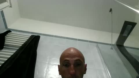 alex120475 online show from April 5, 9:01 pm