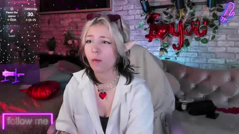 alex_howell online show from February 12, 8:40 pm