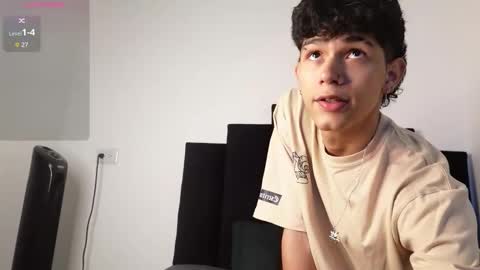 alex_mark_ online show from December 2, 2:26 pm