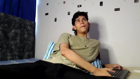 alex_mark_ online show from April 24, 5:15 pm