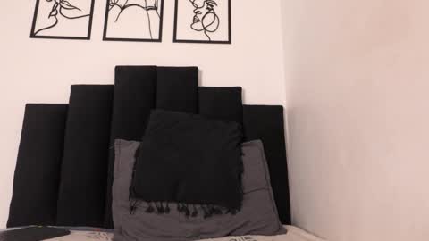 alex_mark_ online show from March 19, 7:08 pm