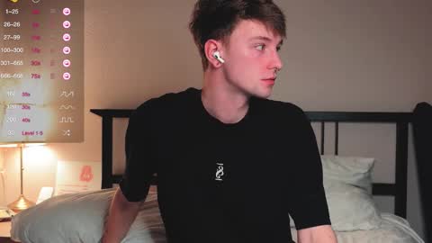 Snapshot of alex_schafer chatting on October 2, 5:17 am alex_schafer online show from October 2, 5:17 am