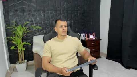 Alex Towers online show from May 4, 3:40 pm