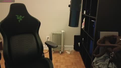 dont be afraid to click social media link its  working  just click on that  online show from January 16, 2:41 am