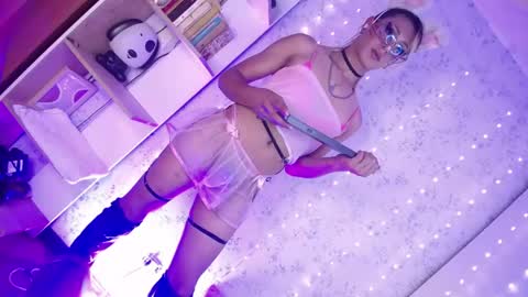 alexaavandercloude online show from April 11, 6:56 pm