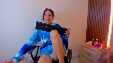 alexagrace12 online show from March 27, 3:57 pm