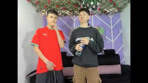 chicos hot online show from March 30, 2:17 pm