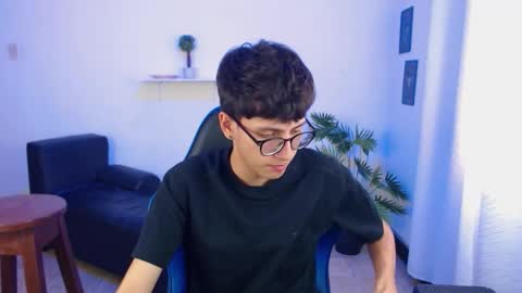 alex online show from March 21, 8:46 pm