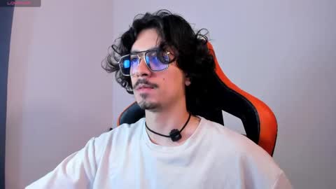 alexfloreszzz online show from April 23, 3:13 pm