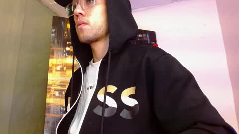 alexgiraldo__ online show from April 15, 1:14 pm