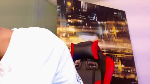 alexgiraldo__ online show from April 7, 1:18 am