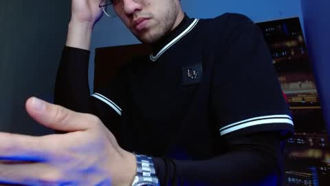 alexgiraldo__ online show from April 16, 12:49 pm