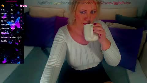 Alexine McQueen online show from February 3, 3:04 am