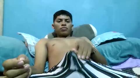 alexsexy1405 online show from April 3, 3:46 am