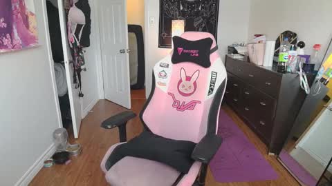 alexyasnow online show from November 17, 6:43 pm