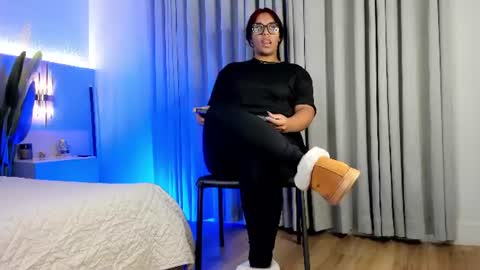 aleya_black online show from June 17, 12:59 am