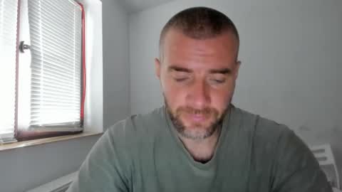 alfiesolomons87 online show from November 4, 9:32 am