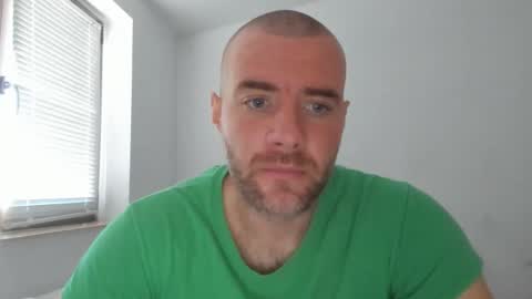 Snapshot of alfiesolomons87 chatting on October 27, 9:53 am alfiesolomons87 online show from October 27, 9:53 am