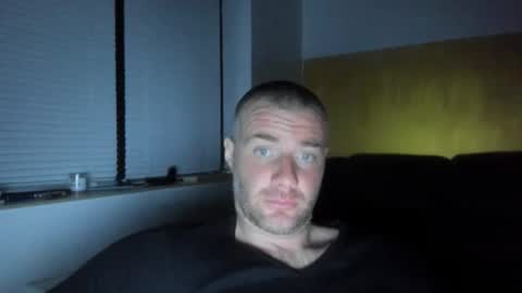 alfiesolomons87 online show from April 24, 8:44 pm