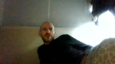 Edgarrrdd1021 online show from April 10, 6:30 am