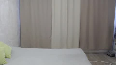 Snapshot of alice_59 chatting on October 14, 10:51 am alice_59 online show from October 14, 10:51 am