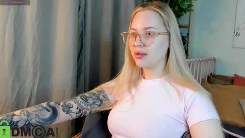 Alice online show from December 1, 10:52 pm