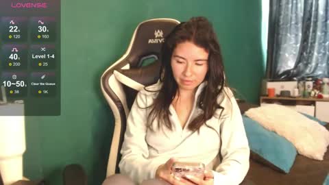 Alice online show from April 23, 5:47 pm