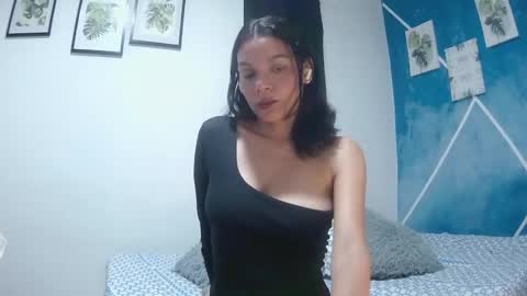 alice_paola online show from June 14, 9:33 am