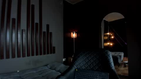 alice_rous21 online show from February 20, 9:17 pm