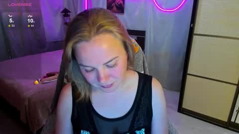 Snapshot of alice_sex_intellect chatting on September 25, 4:36 pm Alice online show from September 25, 4:36 pm