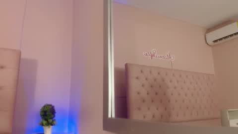 Sofia online show from November 13, 1:36 pm