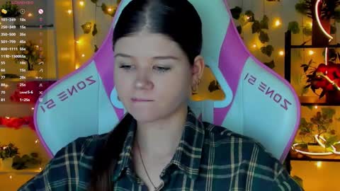 Alice online show from December 5, 3:21 pm