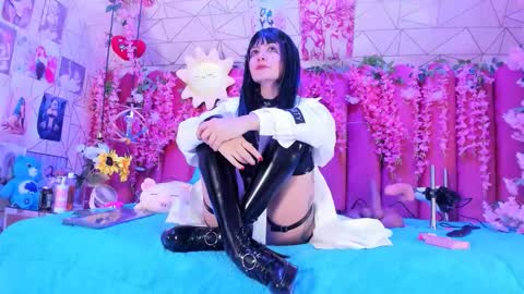     online show from February 6, 10:34 pm