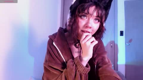 Snapshot of alicedang3r chatting on October 10, 2:50 am Alice  online show from October 10, 2:50 am