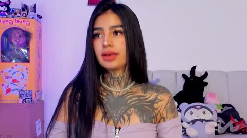 Alice  online show from March 16, 9:08 pm