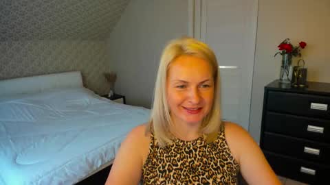 Alicee online show from November 20, 11:20 am