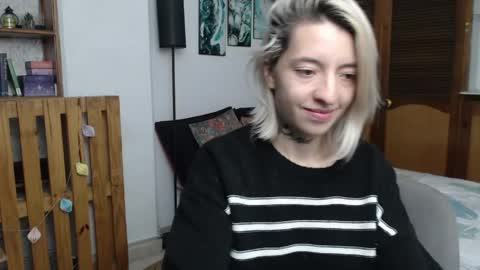 alicee_logan_ online show from May 3, 2:28 am