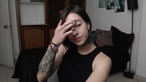 alicee_logan_ online show from December 14, 2:40 am