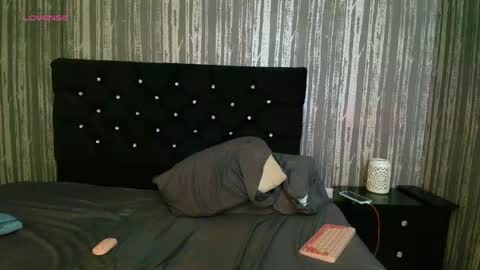 alicee_moonn online show from April 16, 8:09 pm