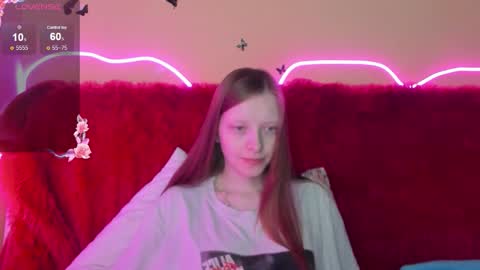 Alie online show from December 19, 1:23 am