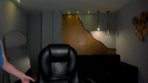 Alice online show from April 20, 7:28 pm