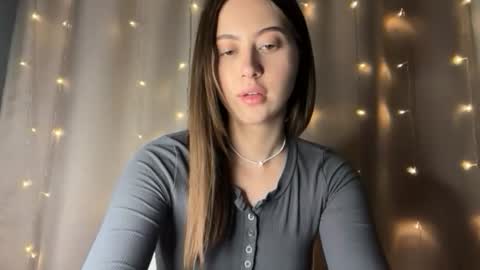 aliceinlustland online show from May 28, 8:40 pm