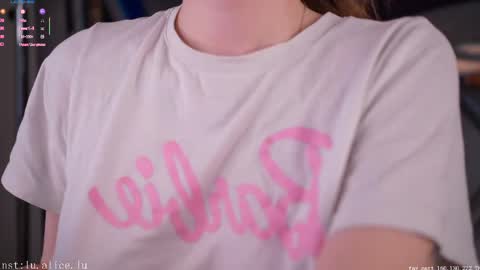 Elle online show from April 18, 6:26 am