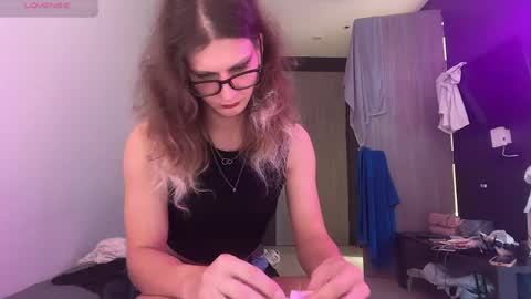 AlicePinkhead online show from May 15, 9:39 am