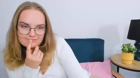 alicesensitive online show from October 28, 12:06 pm